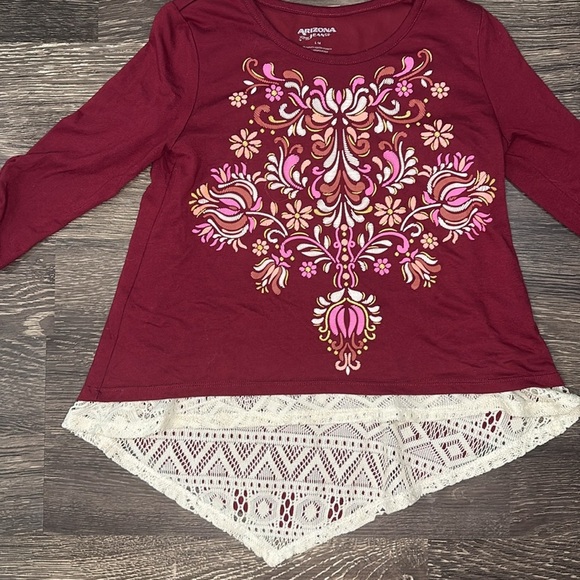 Girls quarter length sleeve shirt in maroon with lace detail size large - Picture 2 of 5